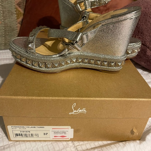 Stunning brand new never worn Christian Louboutin - Picture 8 of 8